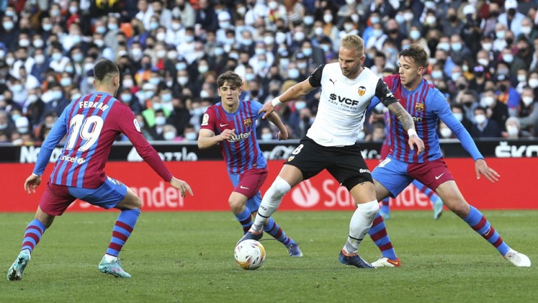 Valencia vs Barcelona (02:00 – 30/10) | Xem lại trận đấu
