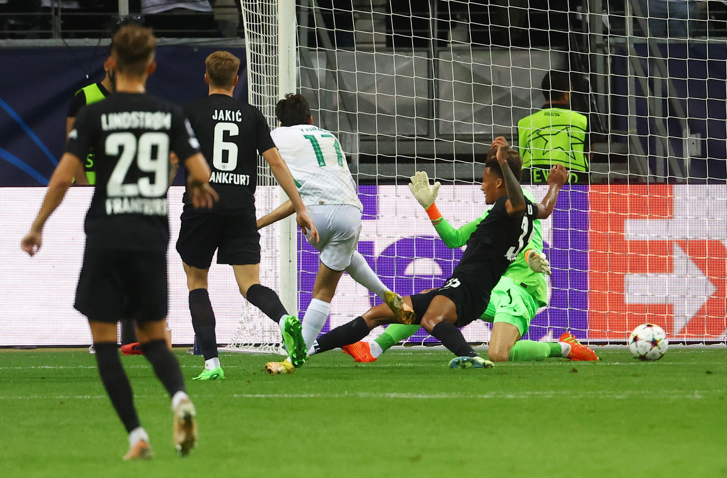 Sporting CP vs E. Frankfurt (03:00 – 02/11) | Xem lại trận đấu